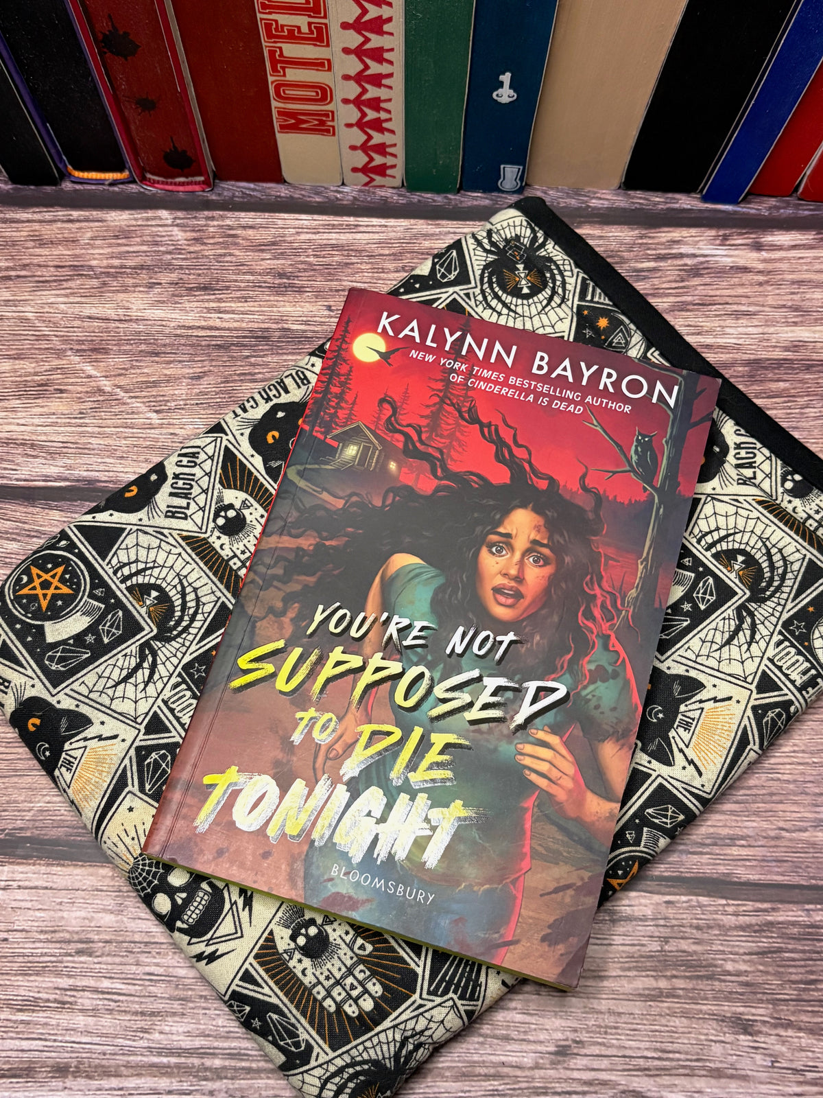 Livre jaspé — You're Not Supposed to Die Tonight de Kalynn Bayron