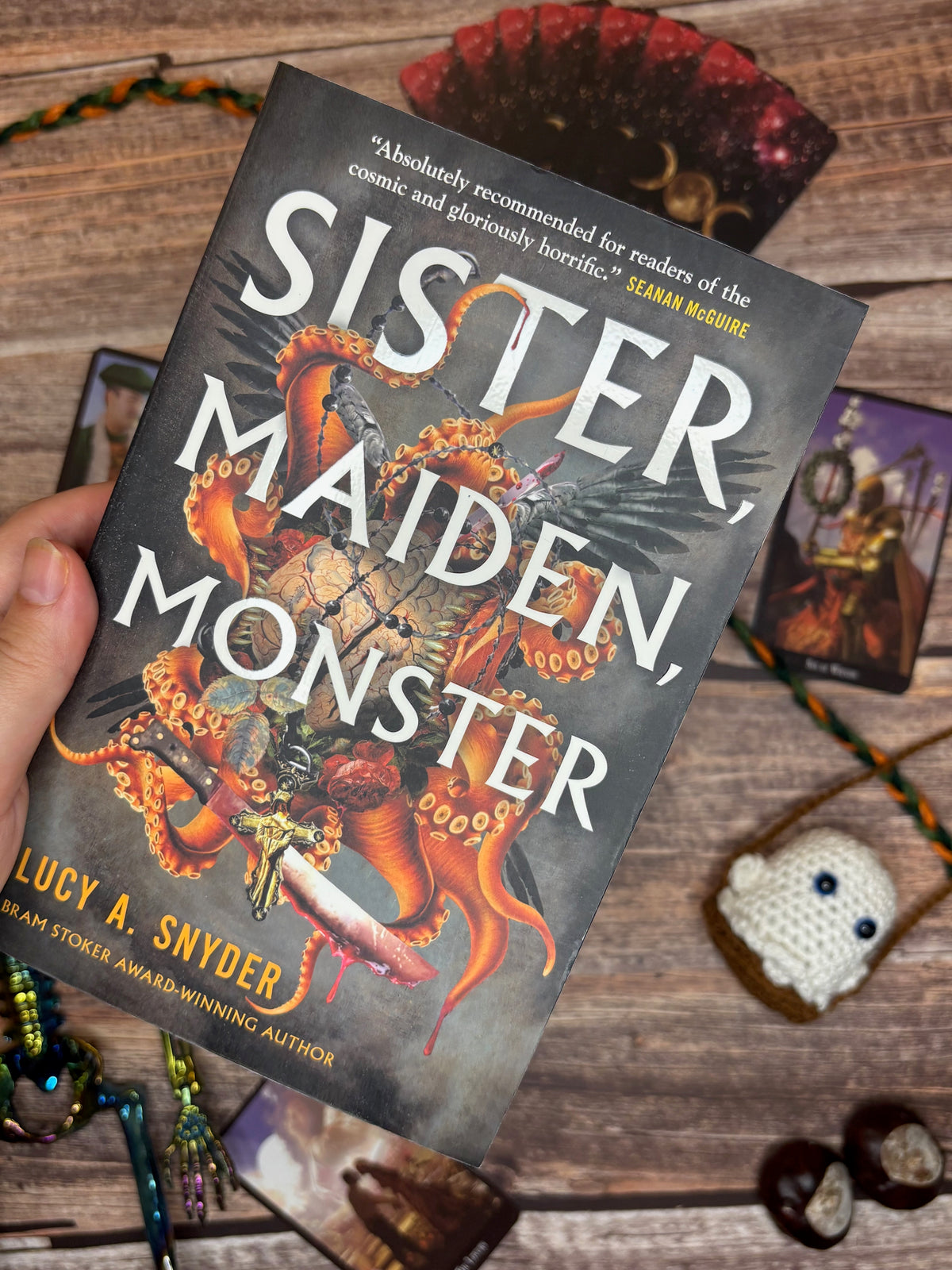 Livre jaspé — Sister, Maiden, Monster de Lucy A. Snyder