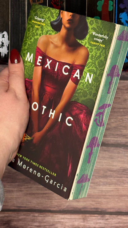 Livre jaspé — Mexican Gothic de Silvia Moreno-Garcia